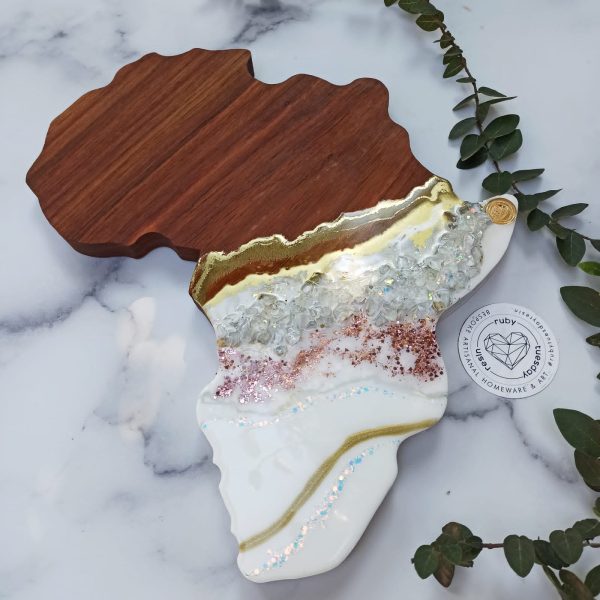 Ruby Tuesday Wooden African Nina Pink Serving Board For Sale - Image 3
