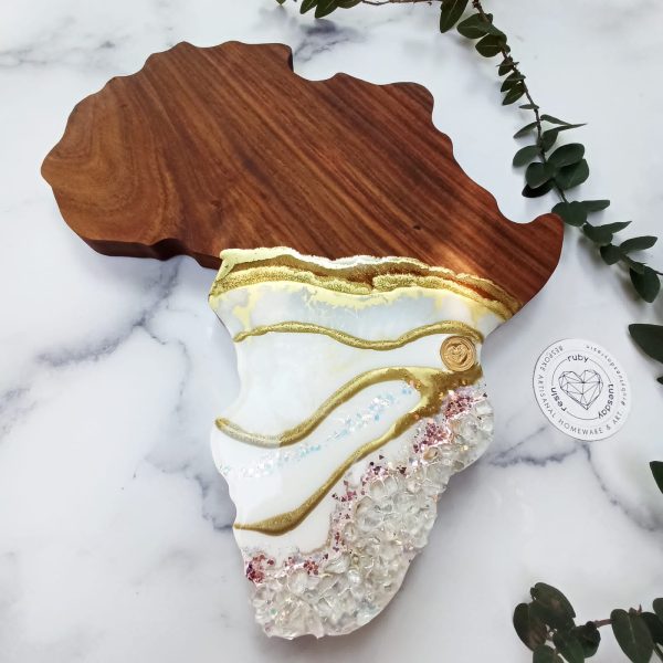 Ruby Tuesday Wooden African Nina Pink Serving Board For Sale - Image 4